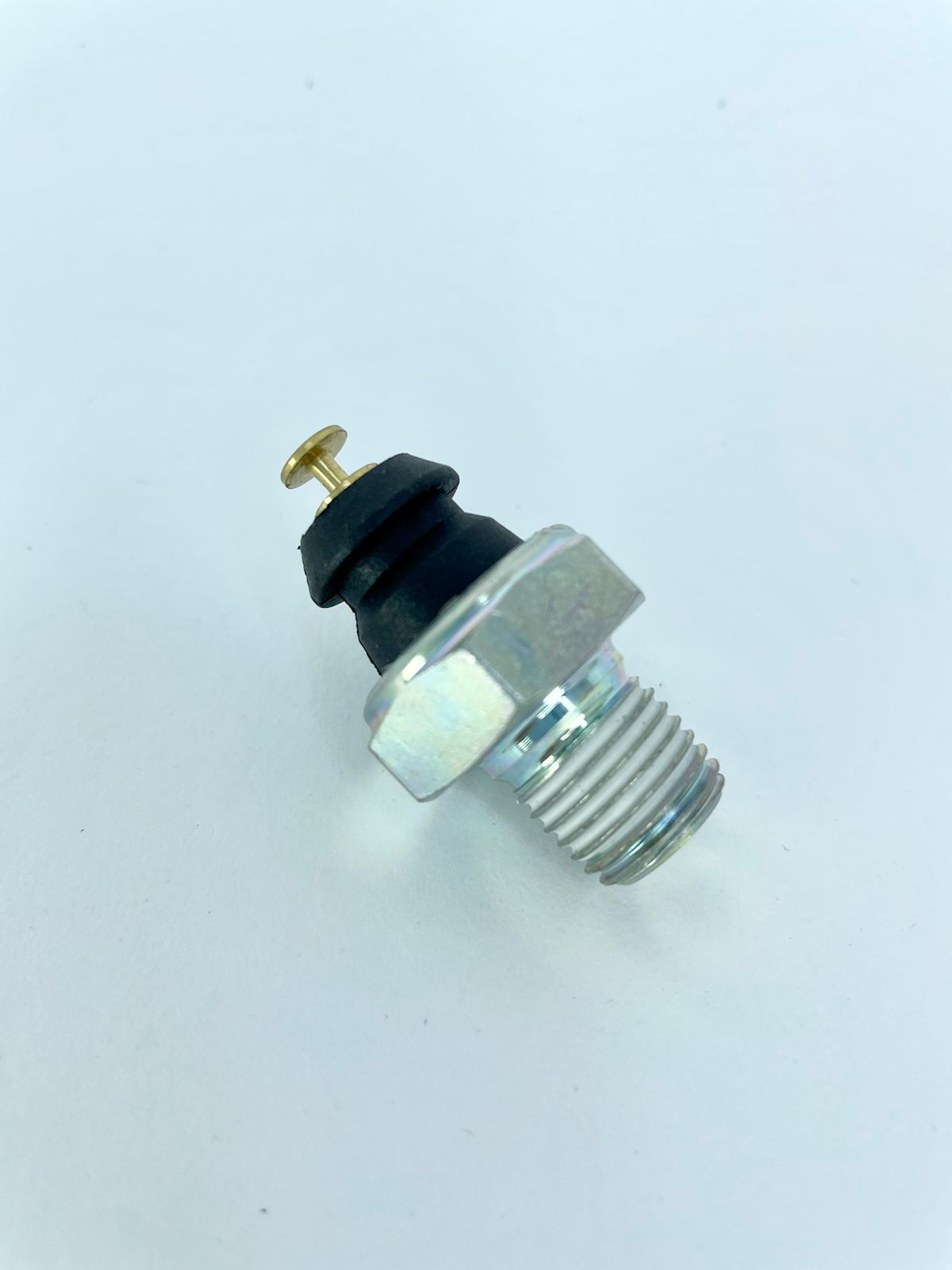 Z4703 - SENSOR DE PRESSAO ELETRICO  CNH:82028130